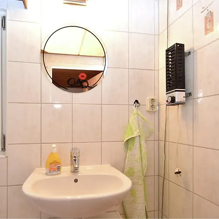 Dom wakacyjny Hideaway With Wood Stove Thale